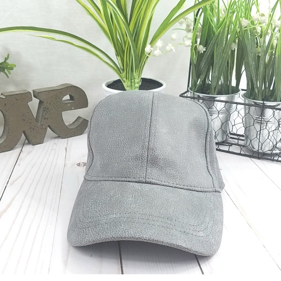 August Hats Accessories - 💥NEW AUGUST HATS Gray Faux Suede Baseball Cap